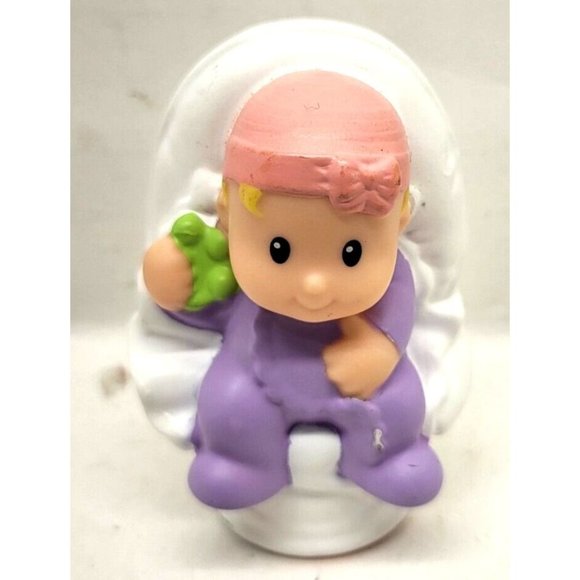 2012 Fisher Price Little People Figures Baby Girl with Pink Hat   (Z27C) - Picture 1 of 5